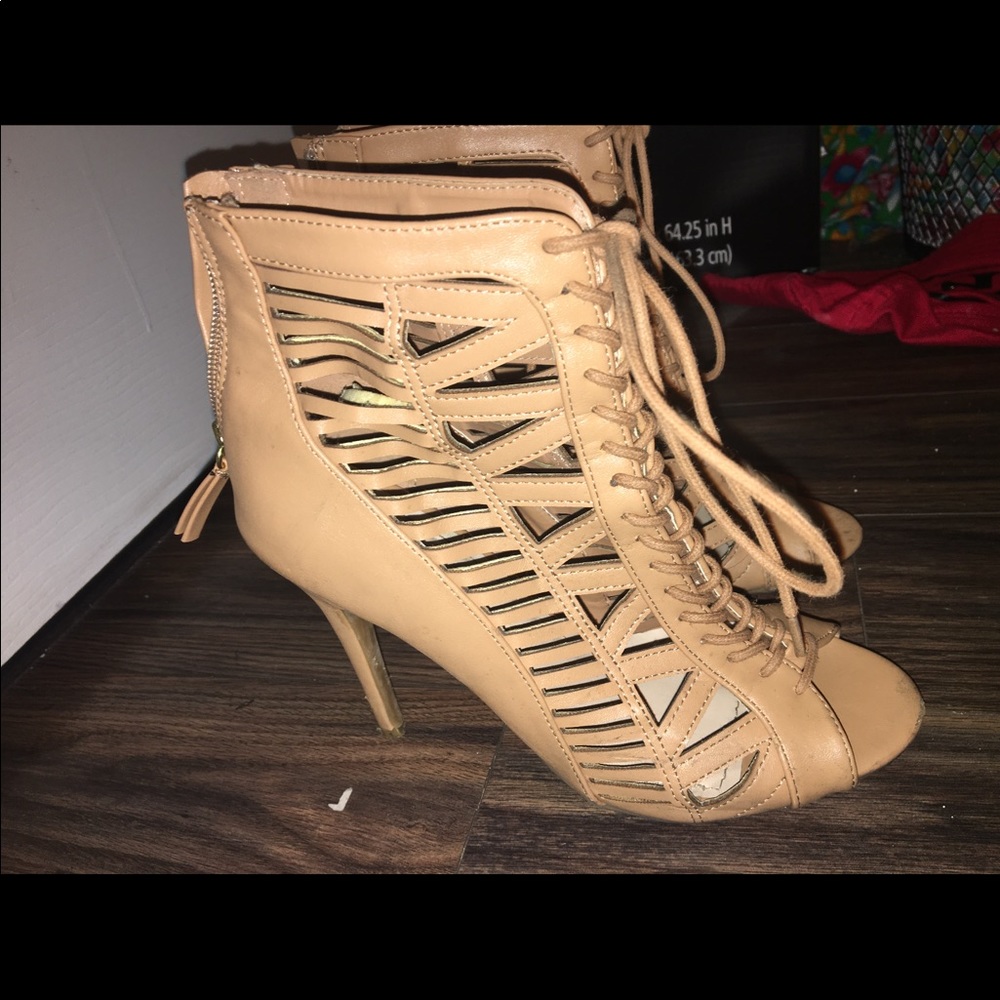 Laced Heels - Picture 3 of 3